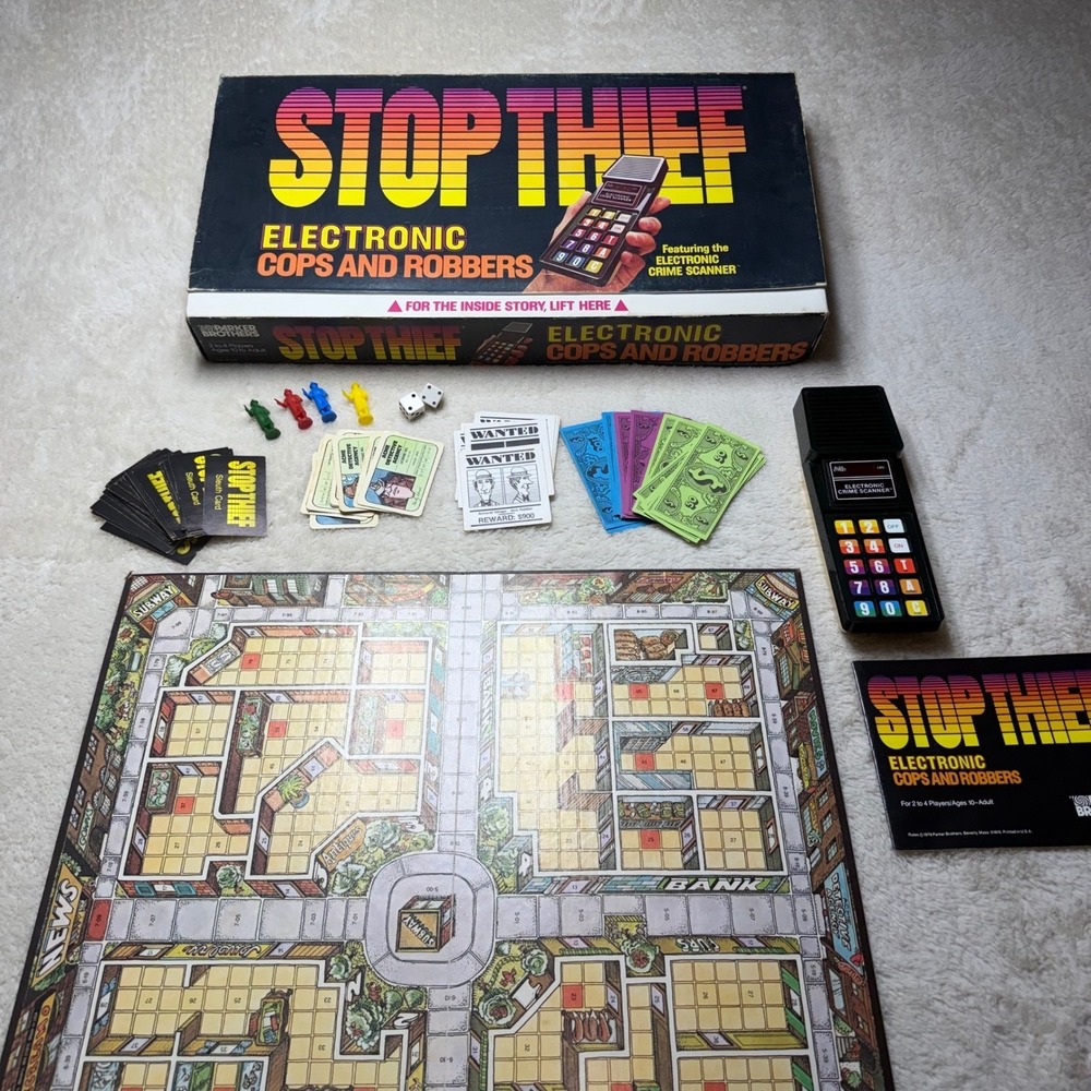 1979 Stop Thief Board Game  Electronic Cops and Robbers Detective WORKS COMPLETE